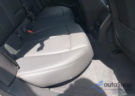 2021 BMW 228I Gran Coupe xDrive z USA, uszkodzony, nr VIN WBA73AK09M7H05711